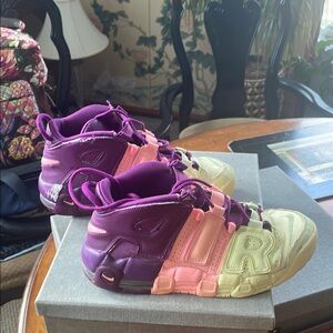 Colorful High-Top Sneakers 6.5 Youth